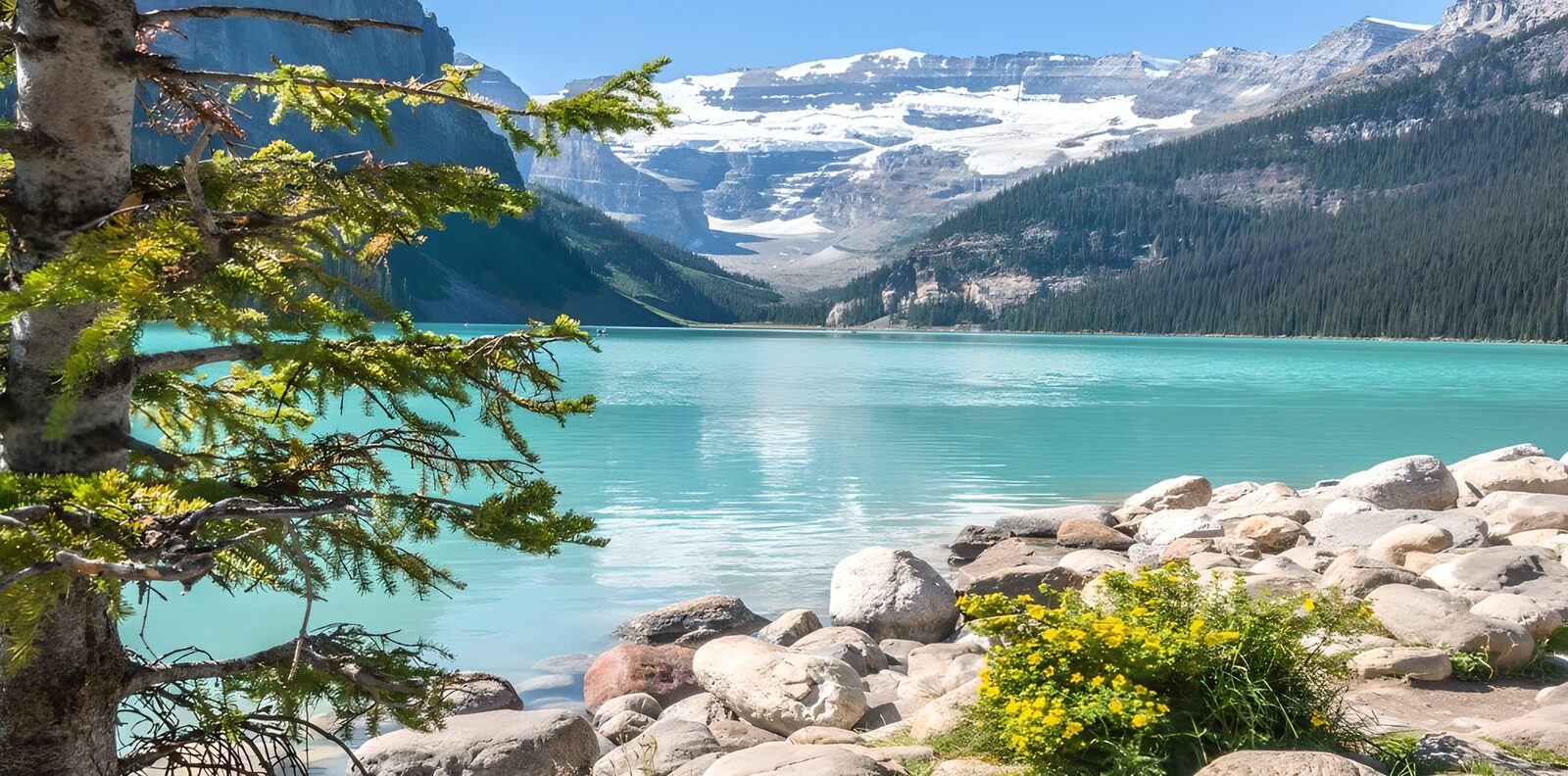 Traumhafte Berglandschaft am See