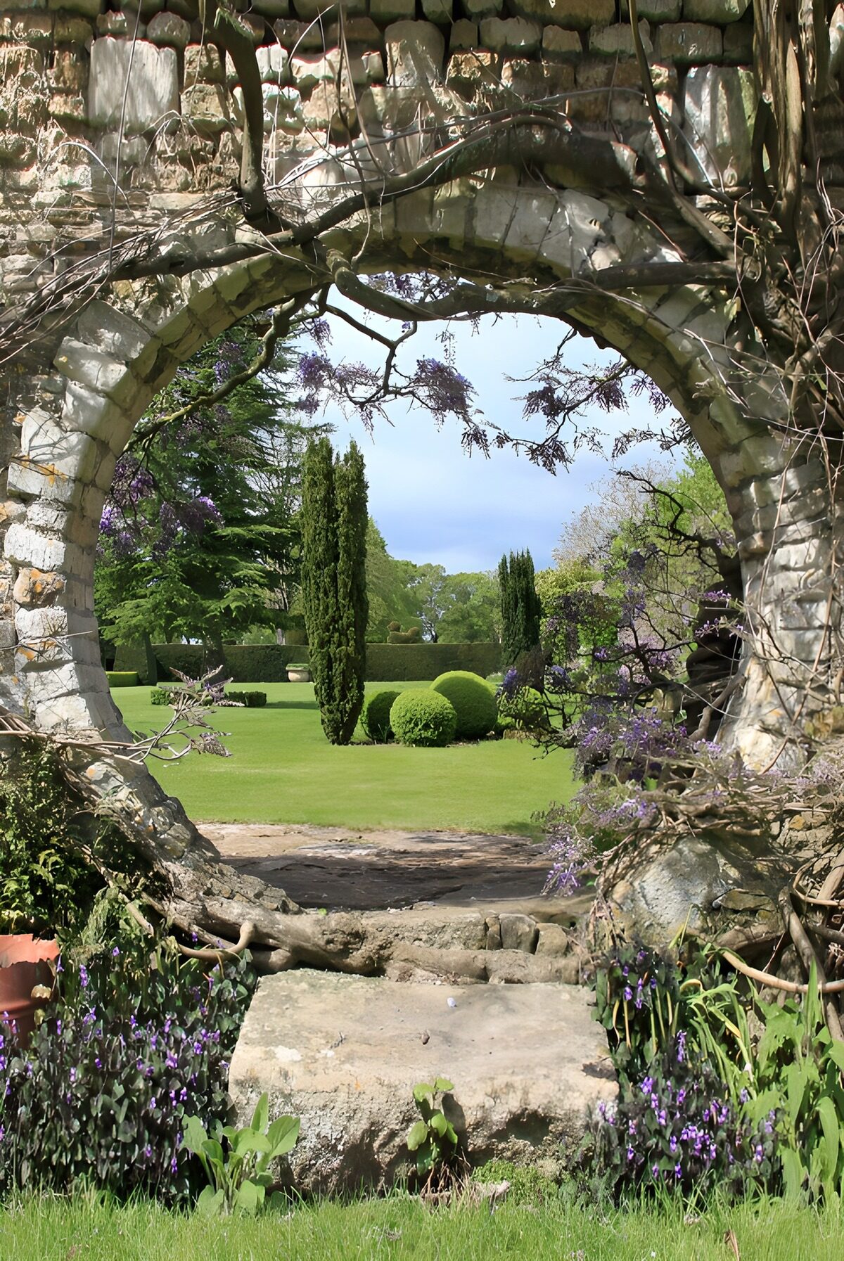 Durchgang zum grünen Paradies