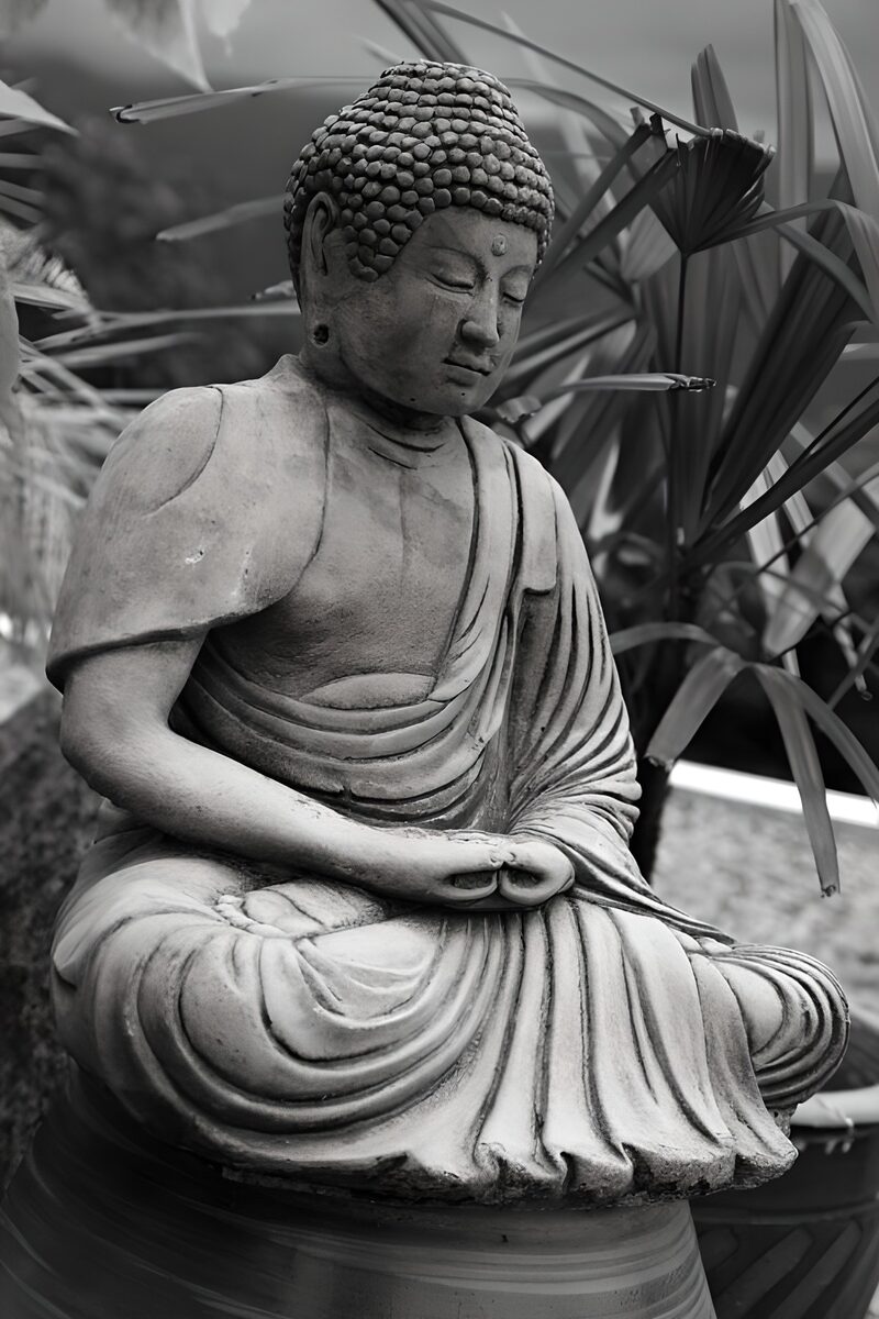 Buddha Statue in meditativer Pose