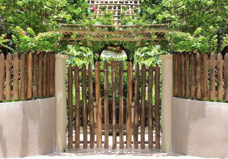 Eingang zu einem wunderschönen Garten