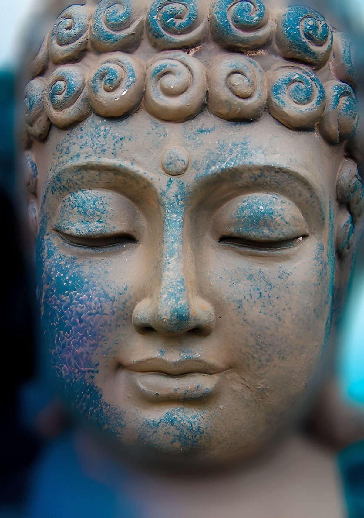 Buddha-Kopf mit blauer Patina